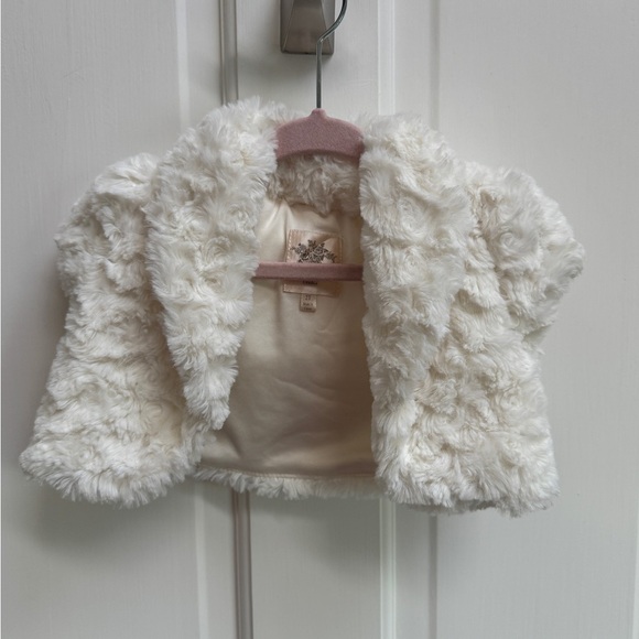 Laura Ashley Other - NWOT Laura Ashley London 2T Girls Cream Faux Fur Shawl